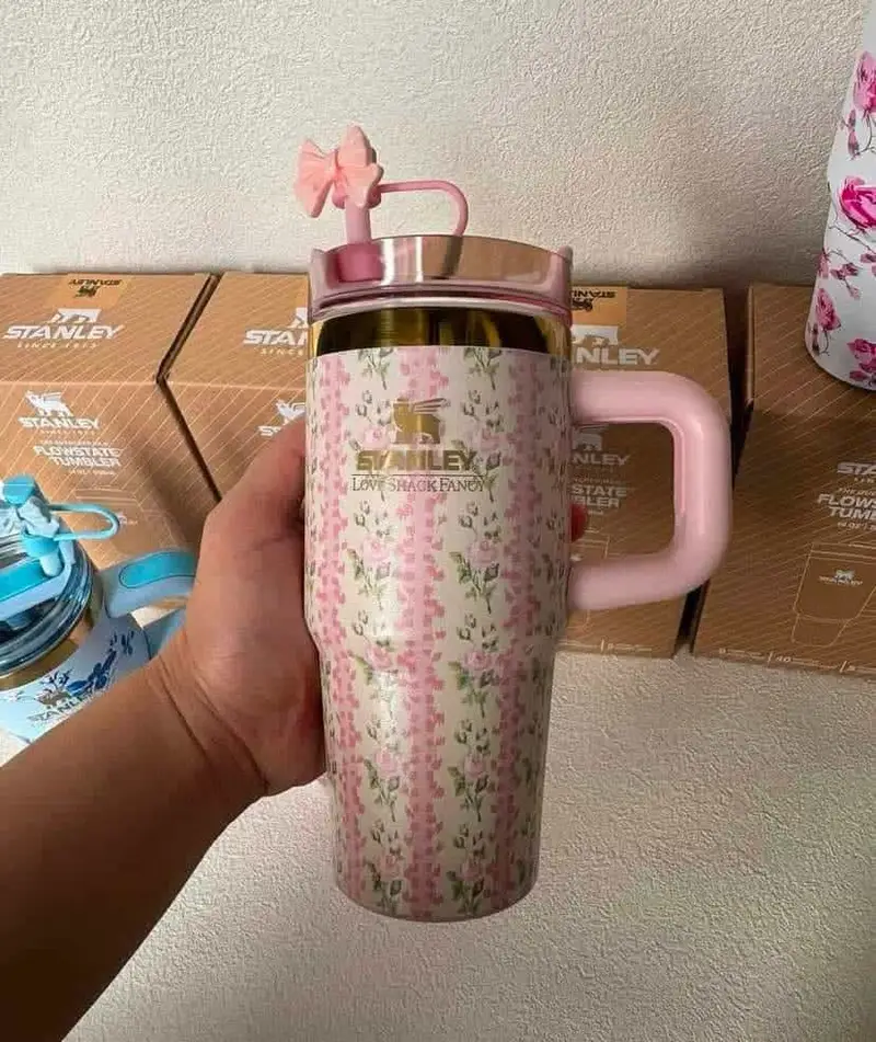 THE STANLEY X LOVESHACKFANCY CUTE QUENCHER TUMBLER 20 OZ