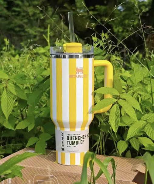 The Quencher H2.0 Flowstate™ Tumbler | 40 OZ - Cornflower Cabana Gloss